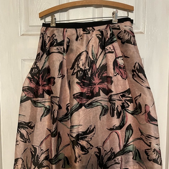 High waisted pink floral skirt - Picture 3 of 7